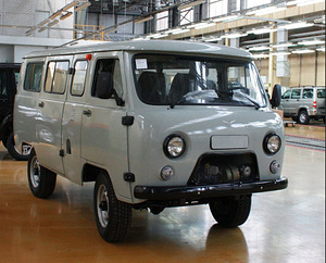 Лобовое стекло UAZ (2 фото из 2)