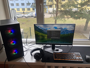 AOC 24” 180Hz (1 foto / 2)