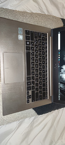Ноутбук Asus (6 фото из 8)