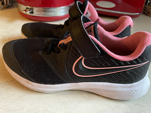 Кроссовки Nike 33