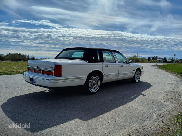 1997 Lincoln Town Car Signature Series (фото #4)
