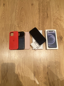 iPhone 12 черный 64 ГБ (5 фото из 7)