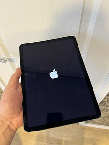 Apple iPad Air (2022) 5th gen 64gb Wifi