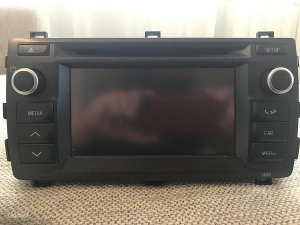 Toyota AURIS Display LCD (фото #1)