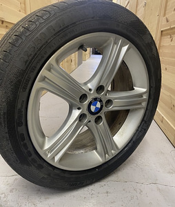 Bmw r17 veljed koos rehvidega (1 foto / 3)