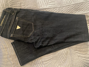 Джинсы guess (1 фото из 2)