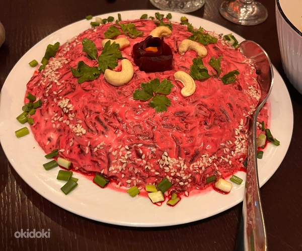 OTSIME KOGEMUSTEGA KOKKA – RETRO RESTORAN 1980–2000