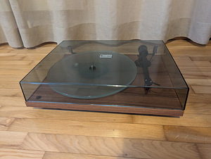 Pro-Ject T1 Phono SB vinüülimängija (2 foto / 2)