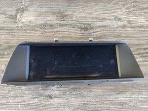 BMW F11 suur ekraan (1 foto / 4)