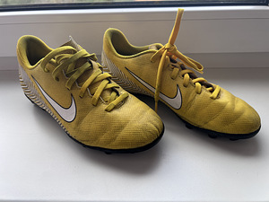 Футбольные бутсы Nike, размер 36,5.