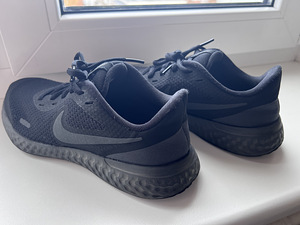 Nike revolution tossud, suurus 36,5 (2 foto / 2)