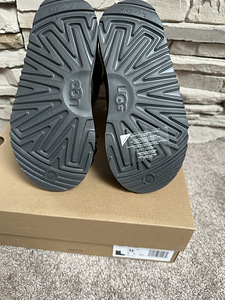 Müüa uued laste UGG Classic II talvesaapad s.31 (6 foto / 9)