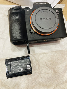 Kaamera Sony A7M3 Kit 28-70mm (Sony Alpha A7 III Kit 28- (9 foto / 10)
