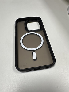 чехол для iPhone 15Pro с MagSafe (2 фото из 2)