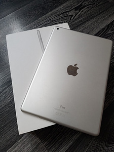 iPad 10,2 дюйма 7-го поколения, 32 ГБ (2 фото из 2)