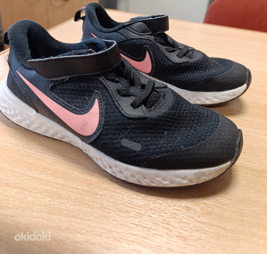 Кроссовки Nike 32