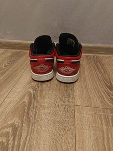 Air Jordan 1 (4 foto / 4)