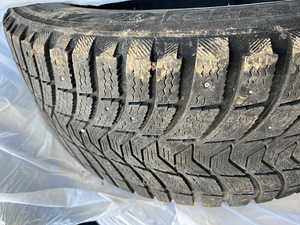 245/45/18 Michelin naastrehvid 2tk (1 foto / 3)