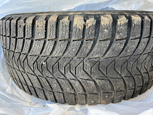245/45/18 Michelin naastrehvid 2tk (3 foto / 3)