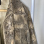 Винтажная кожаная куртка со змеиным рисунком (фото #3)