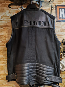 Жилет Harley Davidson (2 фото из 7)