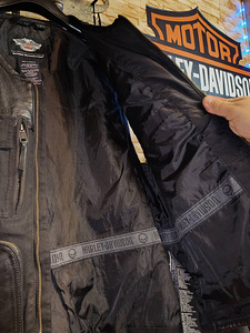 Жилет Harley Davidson (7 фото из 7)
