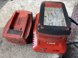 Hilti aku 2x5.2ah, laadija (3 foto / 3)