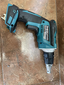 Makita DFS452 (2 foto / 3)