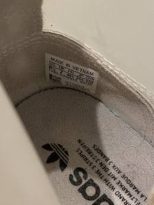 Кроссовки Adidas 40 (3 фото из 3)