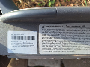 Электрический самокат Xiaomi Mi Electric Scooter 3 (3 фото из 5)