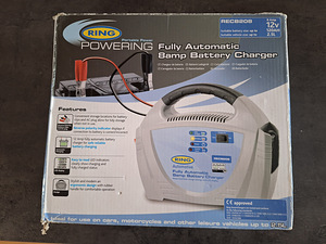 Ring RECB208 8A 12V täisautomaatne akulaadija (1 foto / 2)