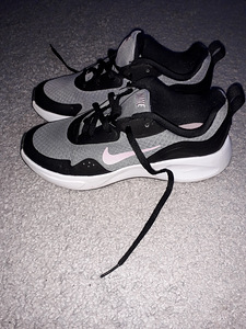 Nike tossud nr 36 (1 foto / 2)