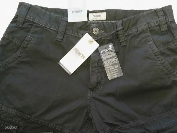 PIONEER Jeans Shorts Bermudas 3 QUARTER CARGO black W34 (foto #4)