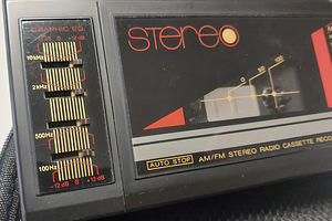 AM/FM Stereo Radio Cassette Recorder (7 foto / 8)