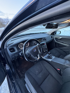 Volvo v60 (9 фото из 9)