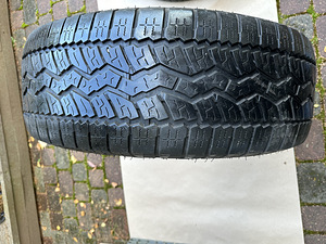 Продам комплект зимней резины WILDPEAK A/T (2 фото из 2)