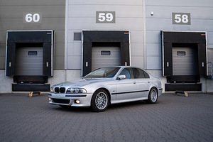 BMW e39 530d мануал 2002г (9 фото из 15)