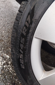 17 Диски Skoda 5x112 + Шины 225/45 R17 (3 фото из 6)
