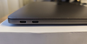 Apple MacBook Pro (13.3, i5/8GB/128GB, 2017) (4 foto / 7)