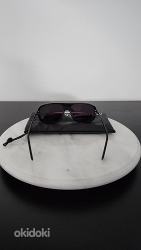 Солнцезащитные очки от Карла Лагерфельда (фото #2)