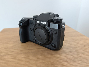 Fujifilm X-H1 + uus akutald ja 2 akut (1 foto / 6)