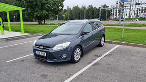 Ford Focus III Titanium (+ Webasto) (1 foto / 11)