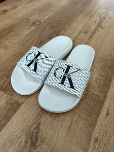 Calvin Klein plätud (1 foto / 3)