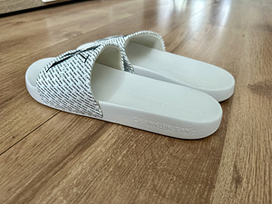 Calvin Klein plätud (2 foto / 3)