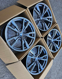 Диски R20 5x120 BMW x5 x6 uus f15 f16 e70 e71 (5 фото из 5)