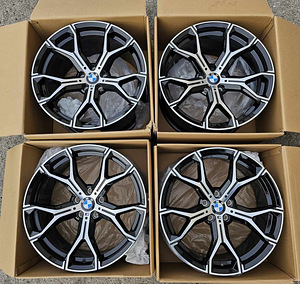 R21 BMW 5x120 Style 741m X5 X6 F15 F16 E70 E71 новые 4tk (1 фото из 3)