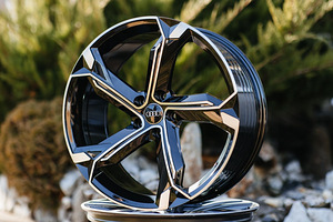 R22 veljed 5x112 Audi Vw Skoda Black polish uued (2 foto / 3)