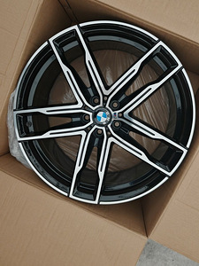Новые диски R19 5x112 для BMW G серии моделей 500/700 (4 фото из 5)