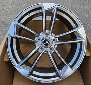 R18 veljed 5x112 MB - E C V Vito Viano jne Replica (1 foto / 3)