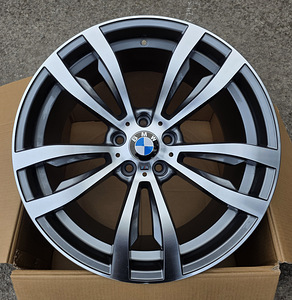 R20 veljed 5x120 BMW x5 x6 f15 f16 e70 e71 e53 469M - uued (1 foto / 4)